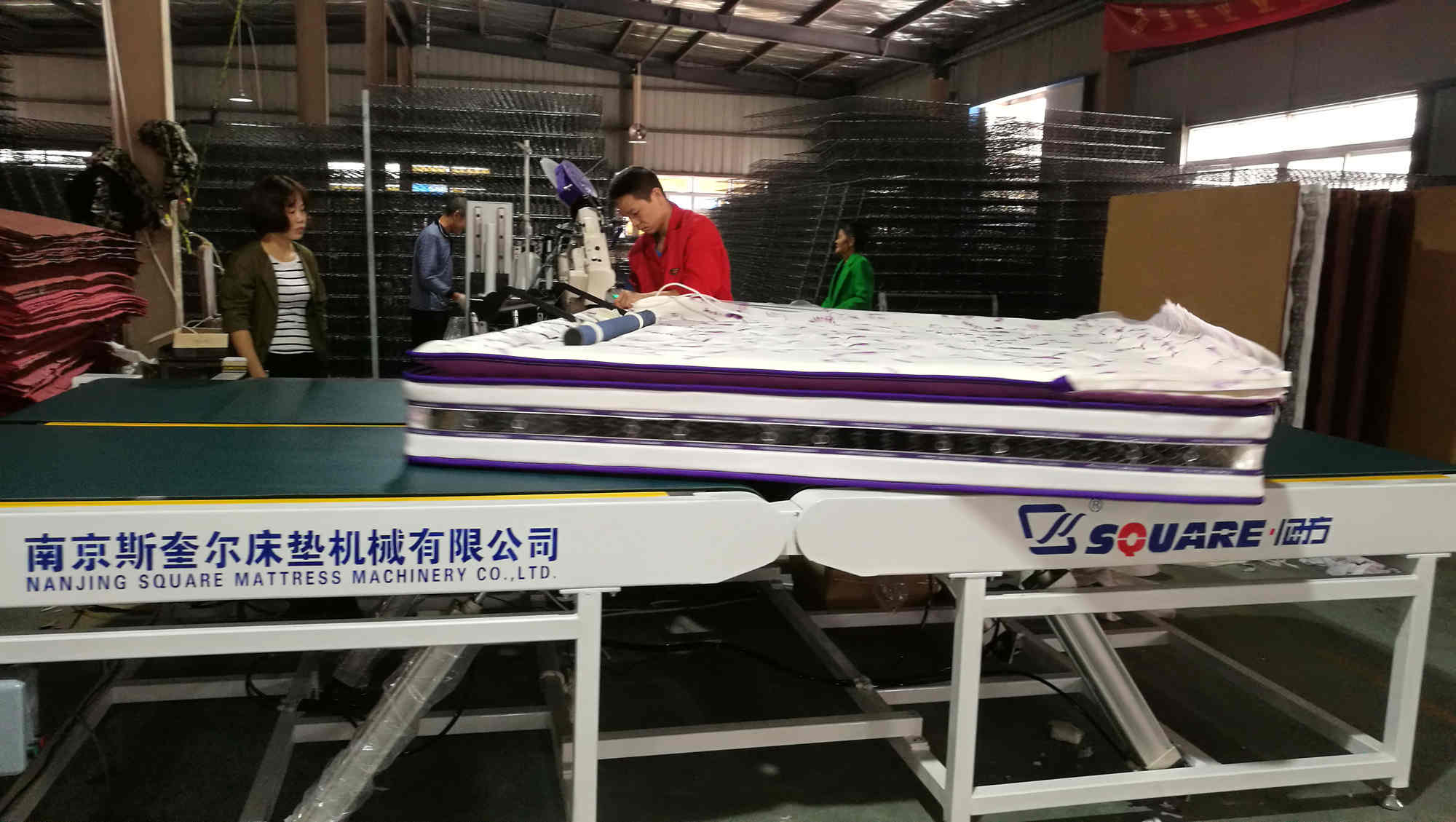 自動翻轉床墊縫紉圍邊機