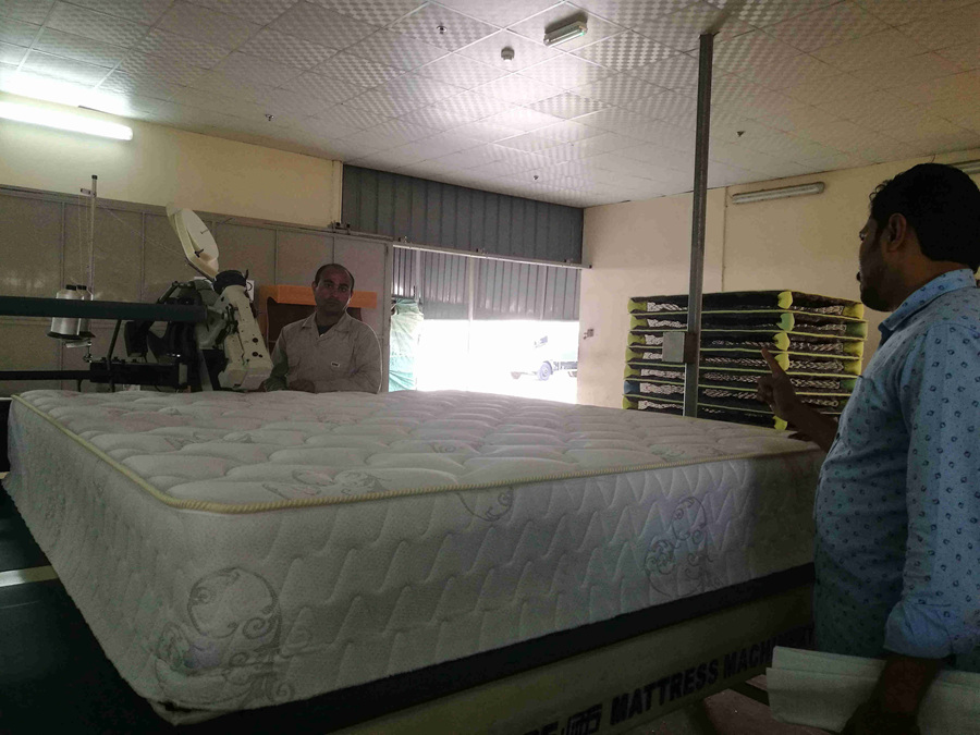 自动床垫围边机