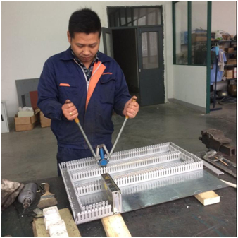 自动翻转床垫缝纫围边机