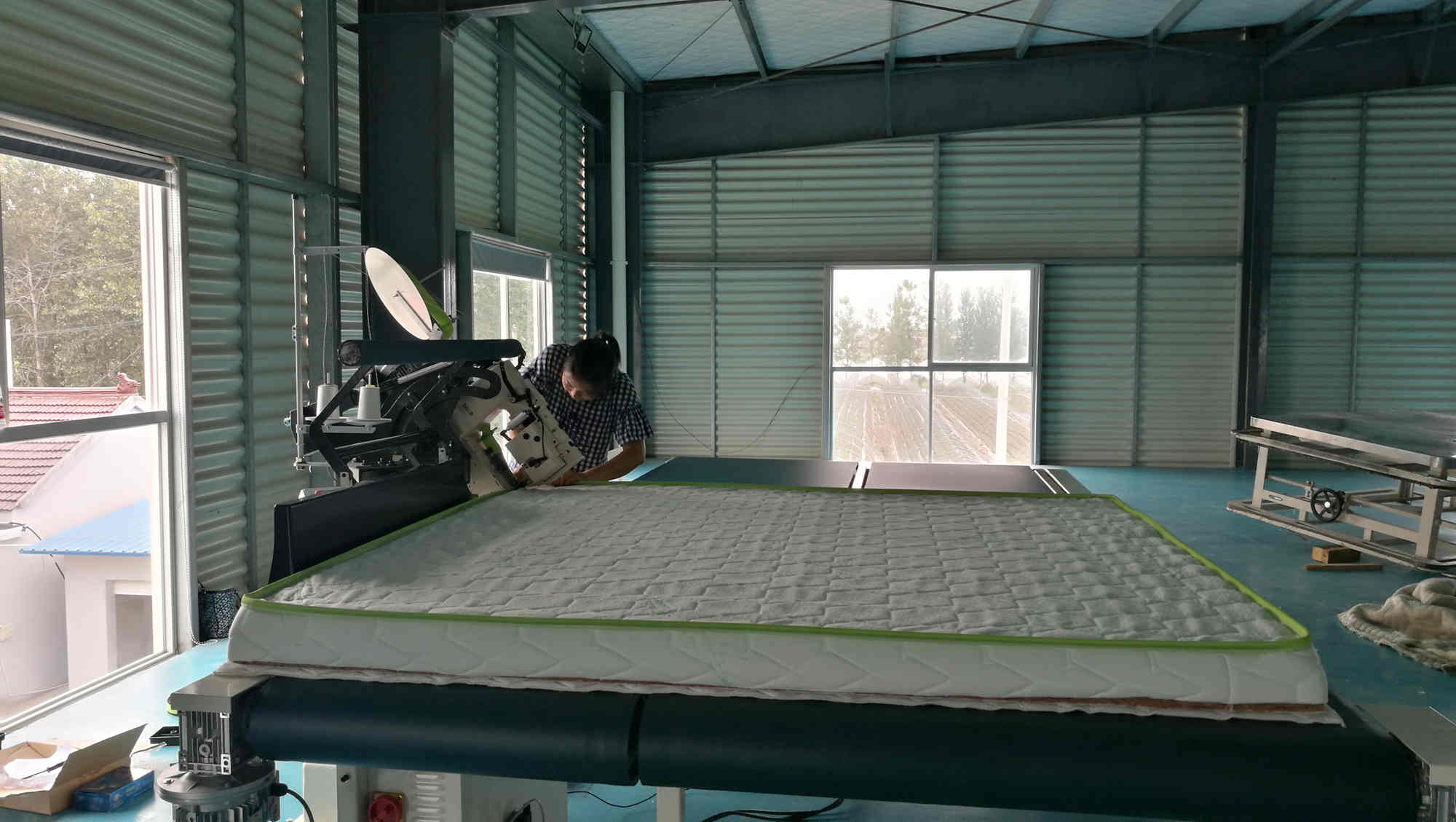 自動床墊圍邊機