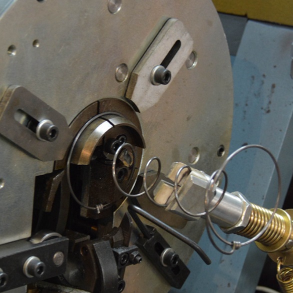 床垫弹簧加工中