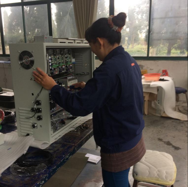 自动翻转床垫缝纫围边机