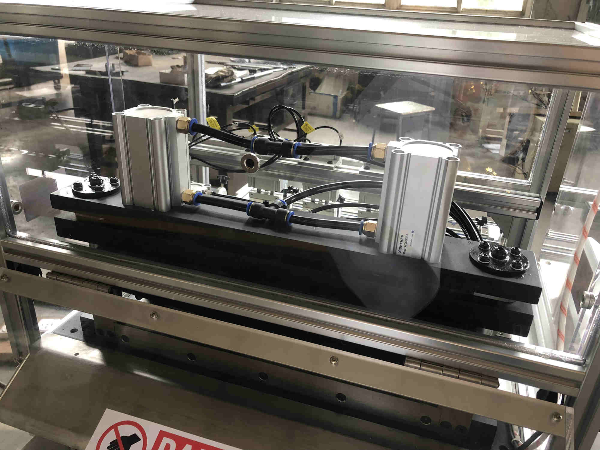 围边布自动打标切断机