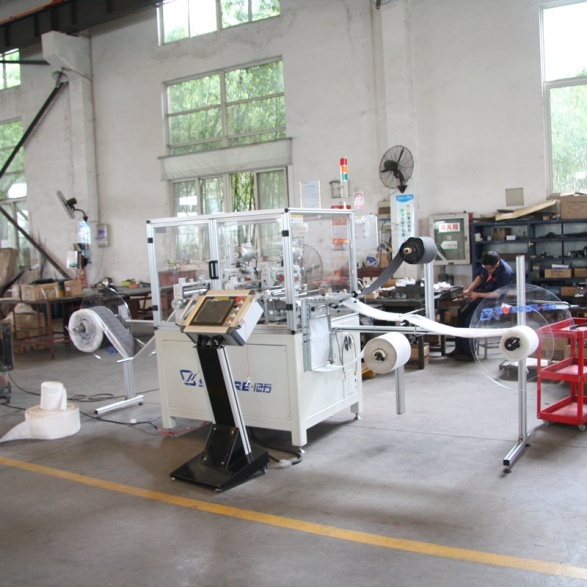 围边布绗缝机在厂家