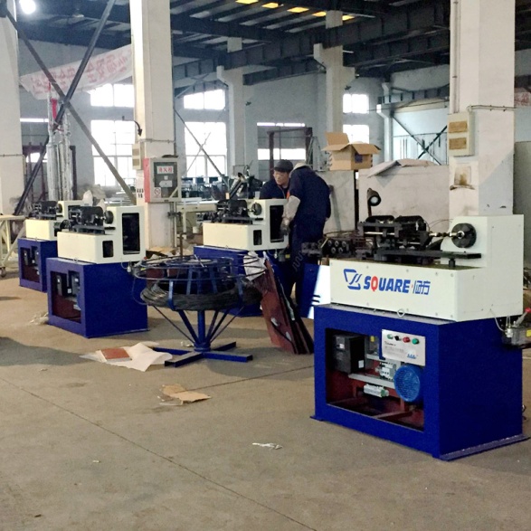 弹簧机械在车间