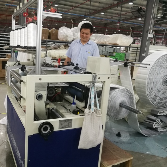 床垫机械设备调试中