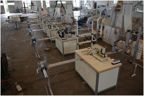 床垫机械设备在车间